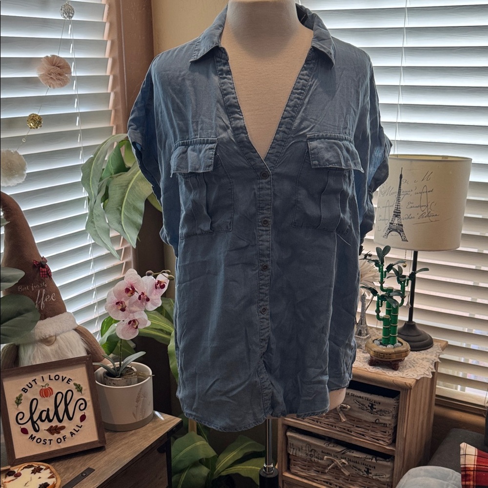 NWT Women's Blue Button-Up Top